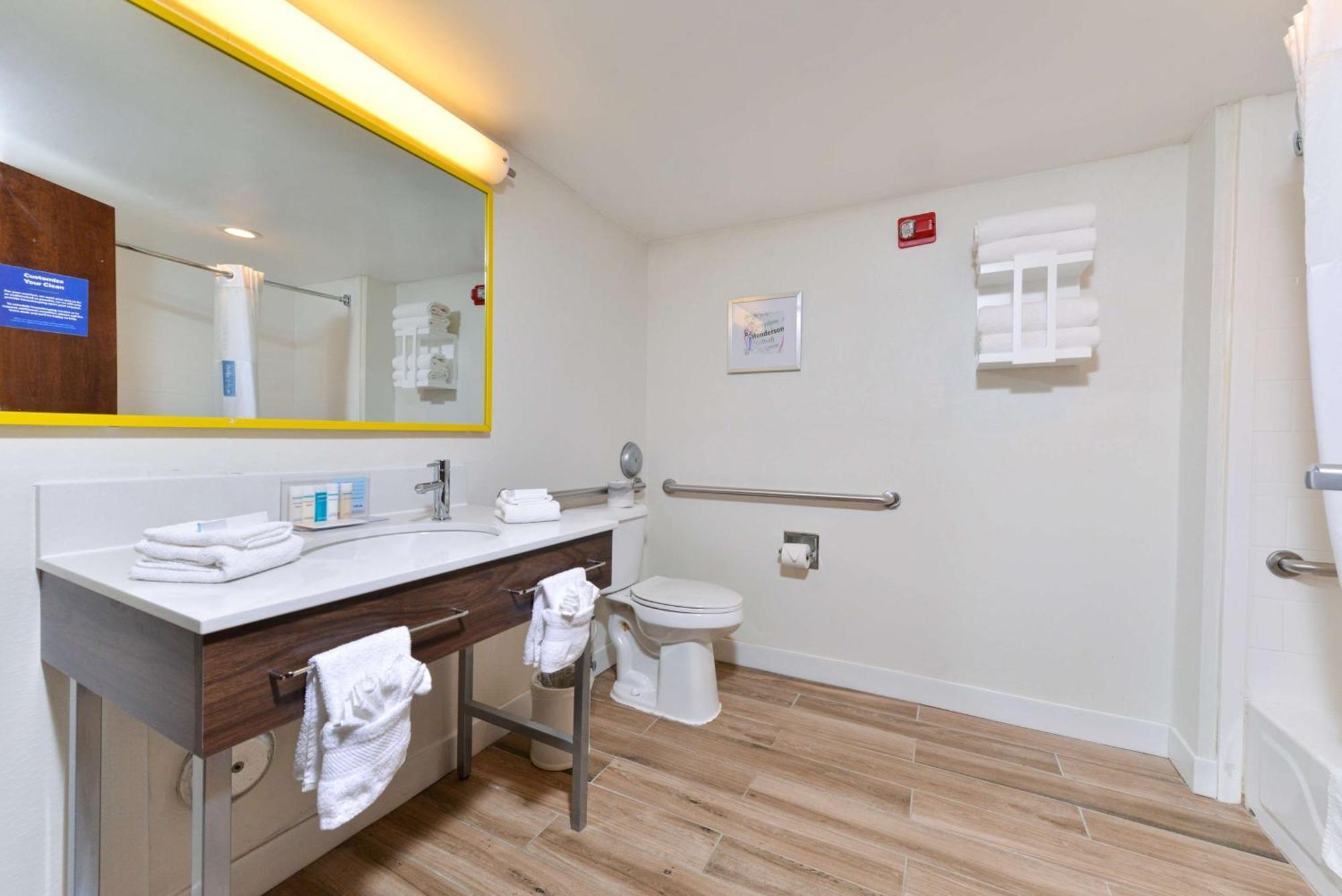 Hampton Inn Henderson Buitenkant foto